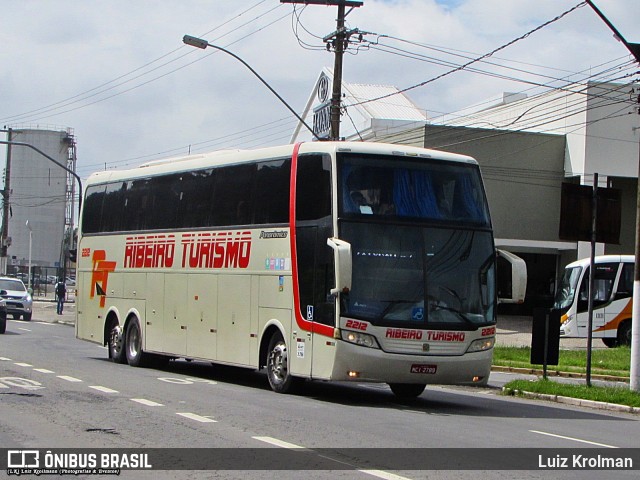 Ribeiro Turismo 2212 na cidade de Juiz de Fora, Minas Gerais, Brasil, por Luiz Krolman. Número da foto: #9999164.