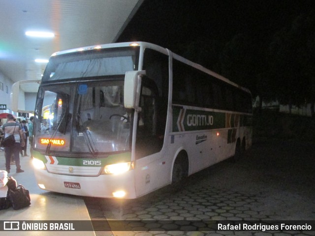 Empresa Gontijo de Transportes 21015 na cidade de Governador Valadares, Minas Gerais, Brasil, por Rafael Rodrigues Forencio. ID da foto: 10004340.