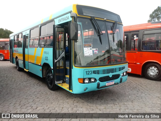 Expresso Azul 123 na cidade de Curitiba, Paraná, Brasil, por Herik Ferreira da Silva. Número da foto: #10010521.