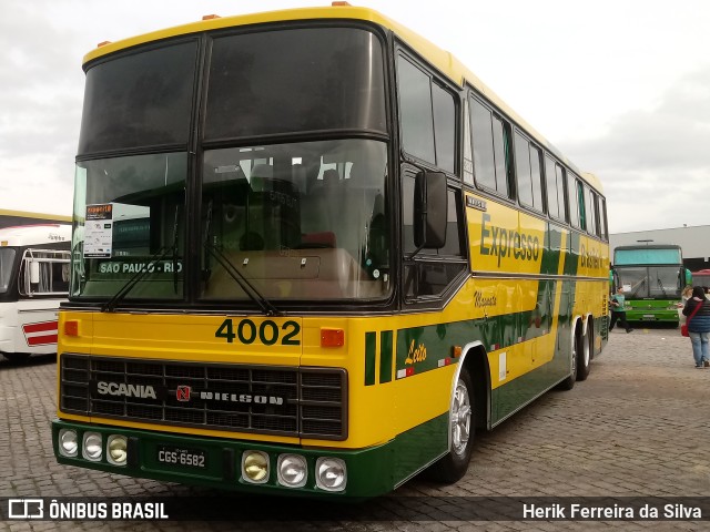 Acervo Costa & Lassala 4002 na cidade de Curitiba, Paraná, Brasil, por Herik Ferreira da Silva. ID da foto: 10012224.