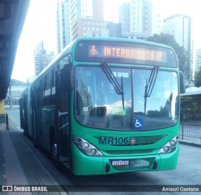 Auto Viação Mercês MR106 na cidade de Curitiba, Paraná, Brasil, por Amauri Caetano. Número da foto: #10011987.