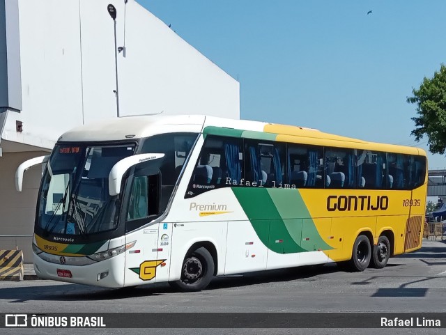 Empresa Gontijo de Transportes 18935 na cidade de Rio de Janeiro, Rio de Janeiro, Brasil, por Rafael Lima. ID da foto: 9965792.