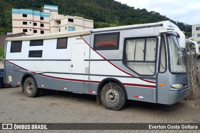 Motorhomes BUP8H22 na cidade de Domingos Martins, Espírito Santo, Brasil, por Everton Costa Goltara. Número da foto: #9965342.