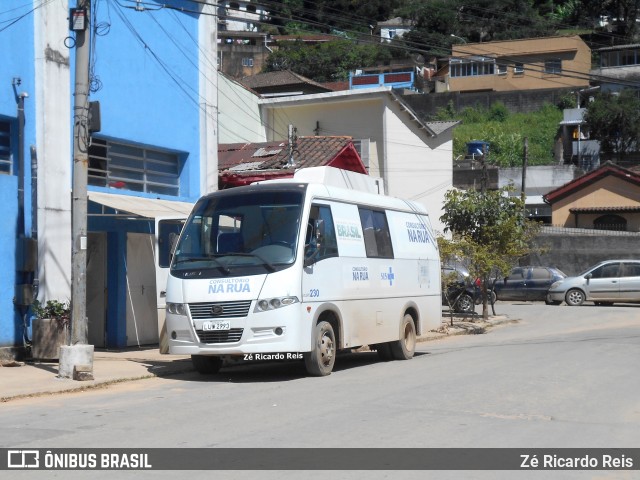 Prefeitura Municipal de Petrópolis CONSULTóRIO NA RUA na cidade de Petrópolis, Rio de Janeiro, Brasil, por Zé Ricardo Reis. Número da foto: #9964818.