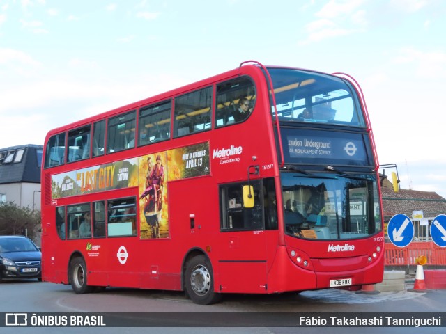 Metroline TE1577 na cidade de London, Greater London, Inglaterra, por Fábio Takahashi Tanniguchi. ID da foto: 9965731.