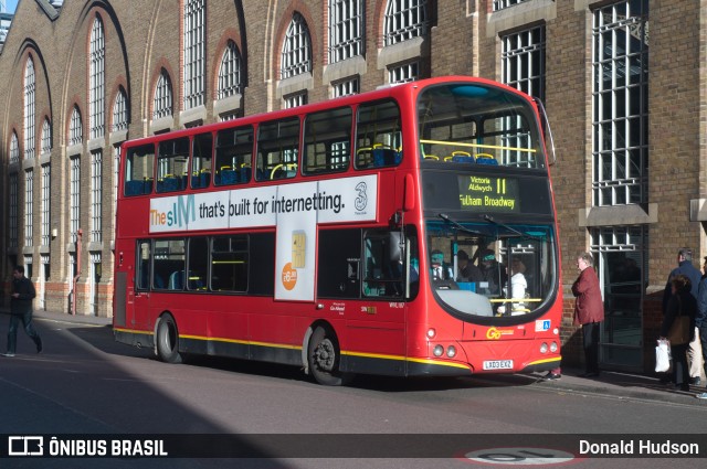 London General WVL107 na cidade de London, Greater London, Inglaterra, por Donald Hudson. Número da foto: #9963799.