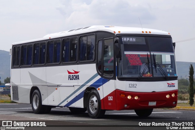Flecha Roja México Valles 1282 na cidade de El Arenal, Hidalgo, México, por Omar Ramírez Thor2102. Número da foto: #10014594.