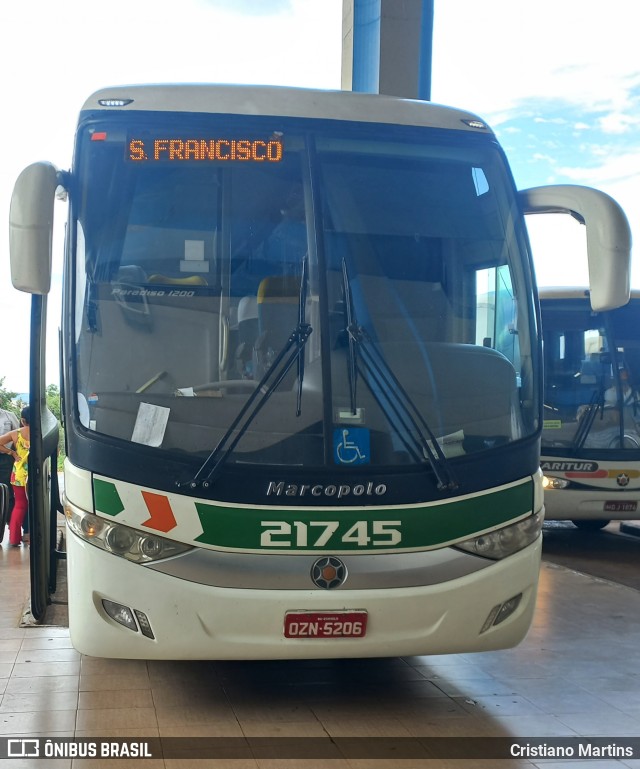 Empresa Gontijo de Transportes 21745 na cidade de Montes Claros, Minas Gerais, Brasil, por Cristiano Martins. ID da foto: 10017058.