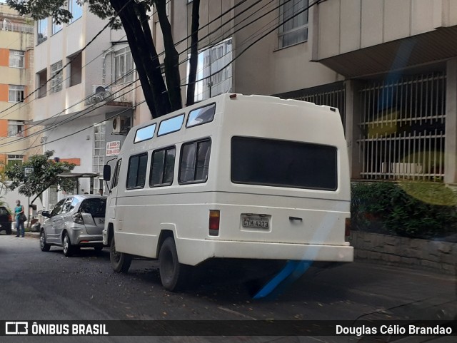 Ônibus Particulares 4273 na cidade de Belo Horizonte, Minas Gerais, Brasil, por Douglas Célio Brandao. ID da foto: 10021110.