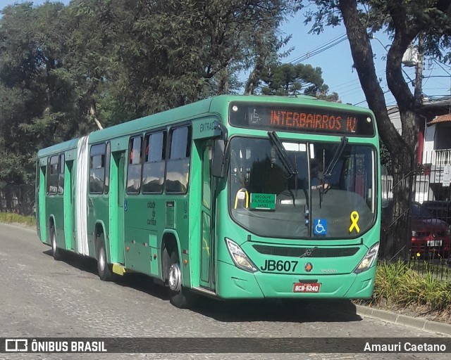 Expresso Azul JB607 na cidade de Curitiba, Paraná, Brasil, por Amauri Caetano. Número da foto: #10029499.