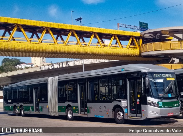 Via Sudeste Transportes S.A. 5 2705 na cidade de São Paulo, São Paulo, Brasil, por Felipe Goncalves do Vale. ID da foto: 10032603.