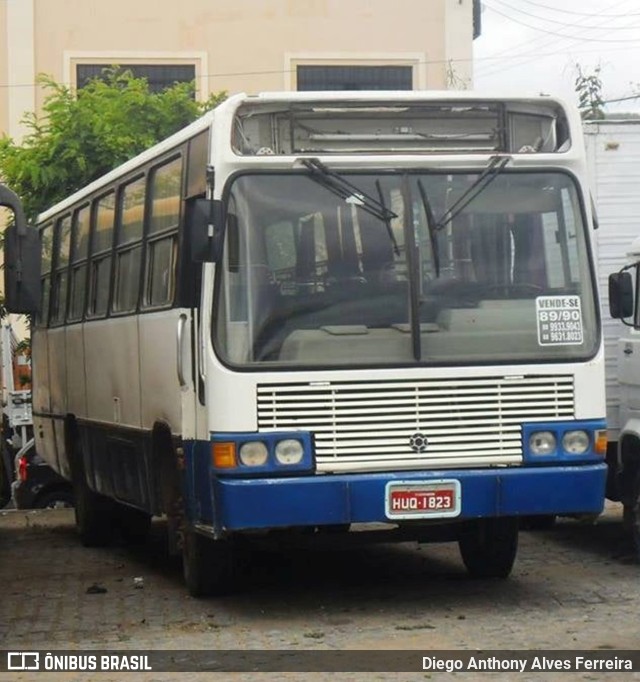 Ônibus Particulares 1823 na cidade de Quixeramobim, Ceará, Brasil, por Diego Anthony Alves Ferreira. Número da foto: #10035883.