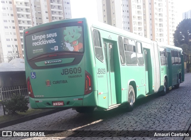 Expresso Azul JB609 na cidade de Curitiba, Paraná, Brasil, por Amauri Caetano. ID da foto: 10036255.