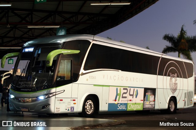 Viação Garcia 82065 na cidade de Londrina, Paraná, Brasil, por Matheus Souza. Número da foto: #10036875.