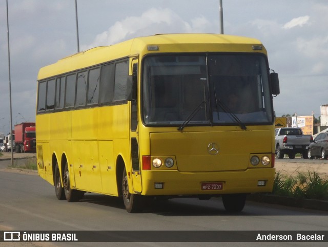 Ônibus Particulares 7237 na cidade de Feira de Santana, Bahia, Brasil, por Anderson  Bacelar. Número da foto: #10038911.