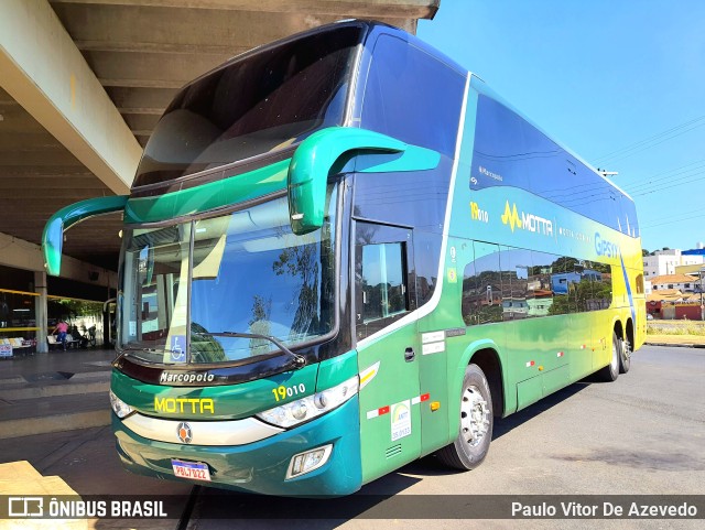 Viação Motta 19010 na cidade de Araxá, Minas Gerais, Brasil, por Paulo Vitor De Azevedo. Número da foto: #10040876.