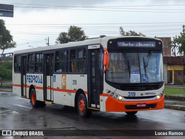 Empresa Pedrosa 319 na cidade de Recife, Pernambuco, Brasil, por Lucas Ramos. Número da foto: #10040919.