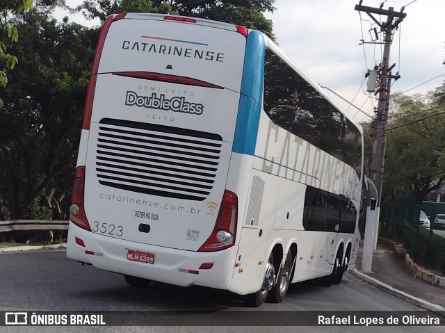 Auto Viação Catarinense 3523 na cidade de São Paulo, São Paulo, Brasil, por Rafael Lopes de Oliveira. Número da foto: #10042535.