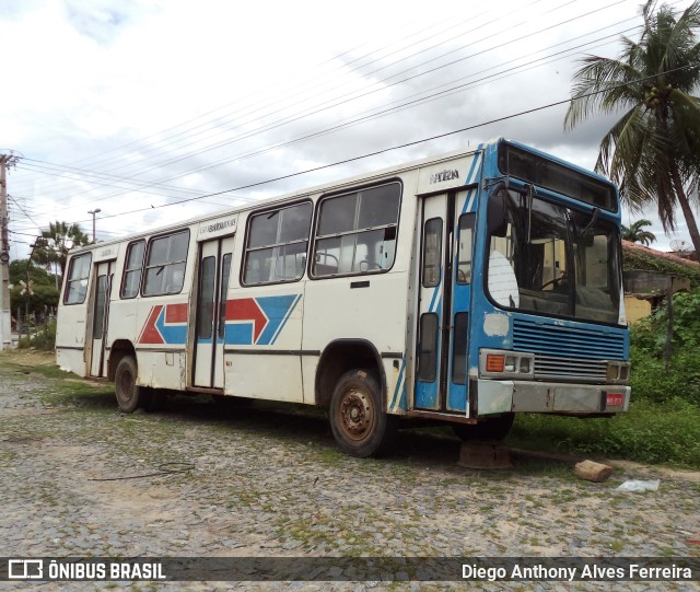 Ônibus Particulares 8529 na cidade de Quixadá, Ceará, Brasil, por Diego Anthony Alves Ferreira. Número da foto: #9967134.