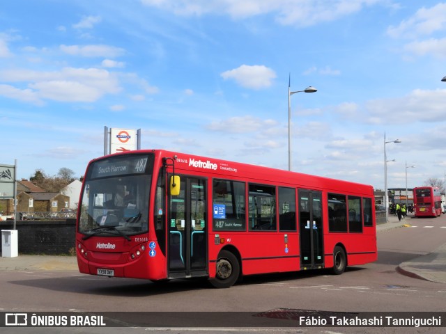 Metroline DE1618 na cidade de London, Greater London, Inglaterra, por Fábio Takahashi Tanniguchi. Número da foto: #9968584.