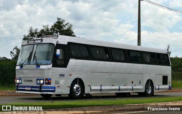 Ônibus Particulares 9000 na cidade de Assis, São Paulo, Brasil, por Francisco Ivano. Número da foto: #10046203.