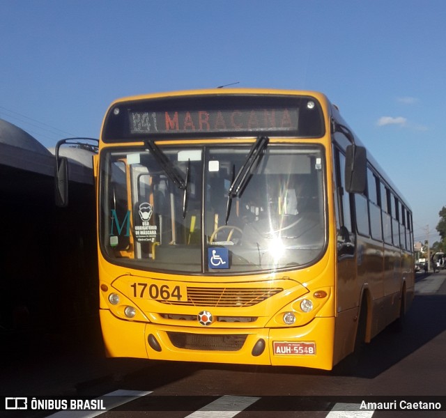 Expresso Azul 17064 na cidade de Curitiba, Paraná, Brasil, por Amauri Caetano. ID da foto: 10043403.