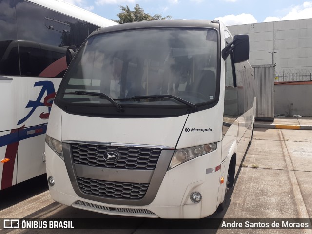 Marcopolo  na cidade de São Paulo, São Paulo, Brasil, por Andre Santos de Moraes. Número da foto: #9971634.