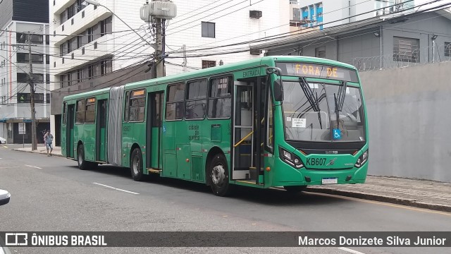 Viação Tamandaré KB607 na cidade de Curitiba, Paraná, Brasil, por Marcos Donizete Silva Junior. Número da foto: #9970001.