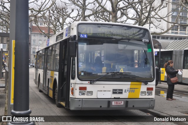 De Lijn 4119 na cidade de Antwerpen, Antwerp, Bélgica, por Donald Hudson. Número da foto: #9975271.