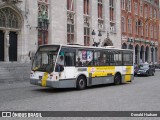 De Lijn 2708 na cidade de Bruges, West Flanders, Bélgica, por Donald Hudson. ID da foto: :id.