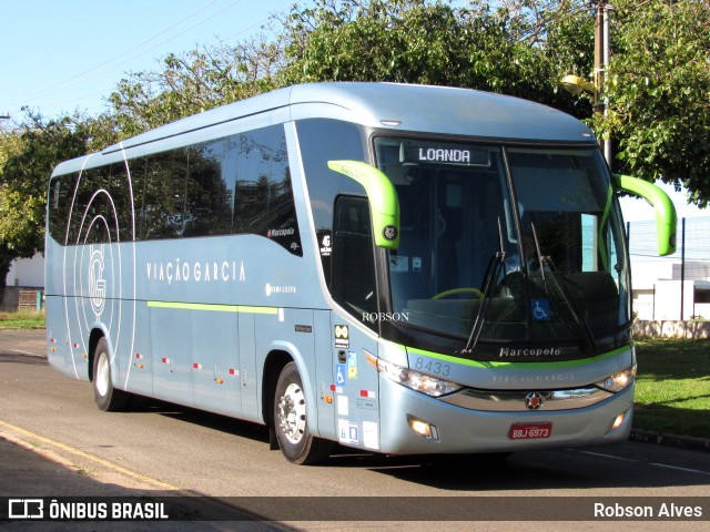 Viação Garcia 8433 na cidade de Paranavaí, Paraná, Brasil, por Robson Alves. ID da foto: 9982444.