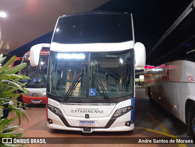 Auto Viação Catarinense 321304 na cidade de Queluz, São Paulo, Brasil, por Andre Santos de Moraes. Número da foto: #10050709.