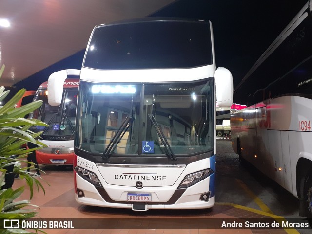 Auto Viação Catarinense 321304 na cidade de Queluz, São Paulo, Brasil, por Andre Santos de Moraes. ID da foto: 10050709.