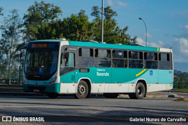 Viação São Miguel 1810 na cidade de Resende, Rio de Janeiro, Brasil, por Gabriel Nunes de Carvalho. Número da foto: #10049814.