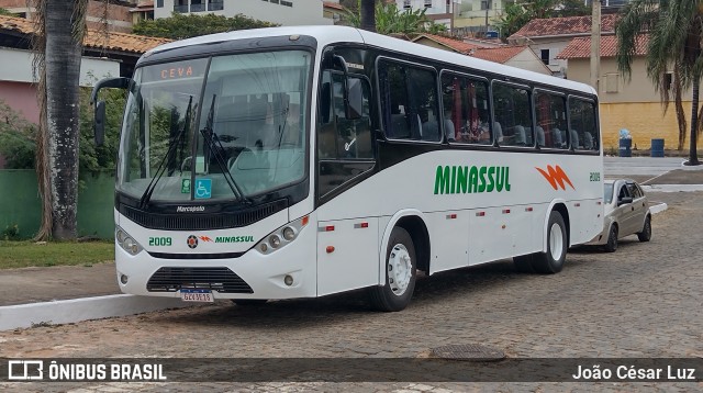MinasSul - Minastur - Viação Minas Tour 2009 na cidade de Oliveira, Minas Gerais, Brasil, por João César Luz. Número da foto: #10080631.
