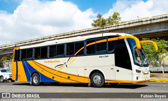 Purhépechas 717 na cidade de Morelia, Michoacán, México, por Fabián Reyes. Número da foto: #10080177.