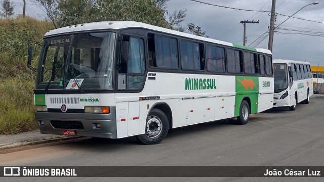 MinasSul - Minastur - Viação Minas Tour 9610 na cidade de Oliveira, Minas Gerais, Brasil, por João César Luz. ID da foto: 10080622.