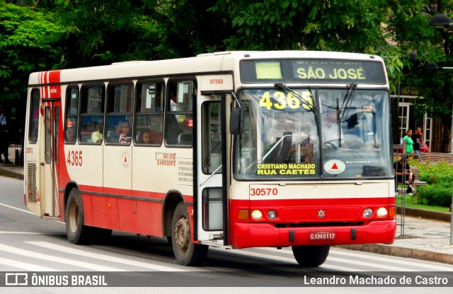 Expresso Luziense > Territorial Com. Part. e Empreendimentos 30570 na cidade de Belo Horizonte, Minas Gerais, Brasil, por Leandro Machado de Castro. ID da foto: 10080931.