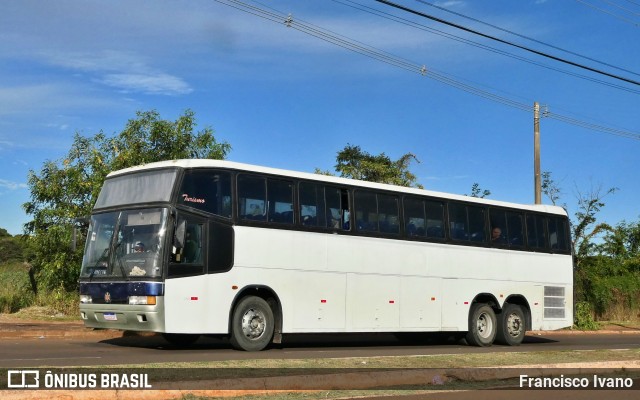 Ônibus Particulares 13547 na cidade de Assis, São Paulo, Brasil, por Francisco Ivano. Número da foto: #10089518.