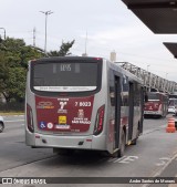Transwolff Transportes e Turismo 7 8023 na cidade de São Paulo, São Paulo, Brasil, por Andre Santos de Moraes. Número da foto: #:id.