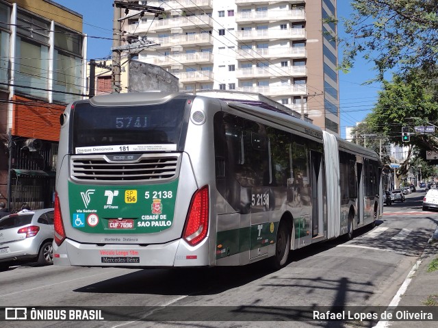 Via Sudeste Transportes S.A. 5 2138 na cidade de São Paulo, São Paulo, Brasil, por Rafael Lopes de Oliveira. ID da foto: 10090525.