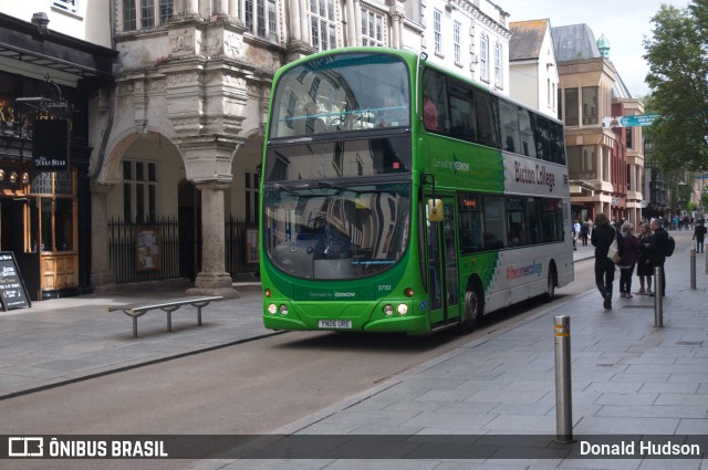 First Group in Devon & Cornwall 37151 na cidade de Exeter, Devon, Inglaterra, por Donald Hudson. Número da foto: #10093535.