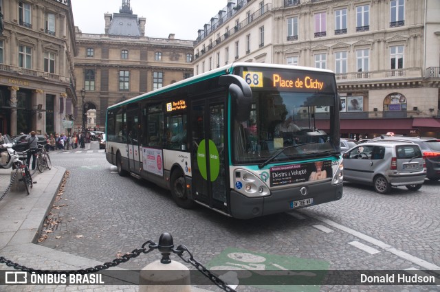 RATP - Régie Autonome des Transports Parisiens 5282 na cidade de Paris, Île-de-France, França, por Donald Hudson. Número da foto: #10093524.