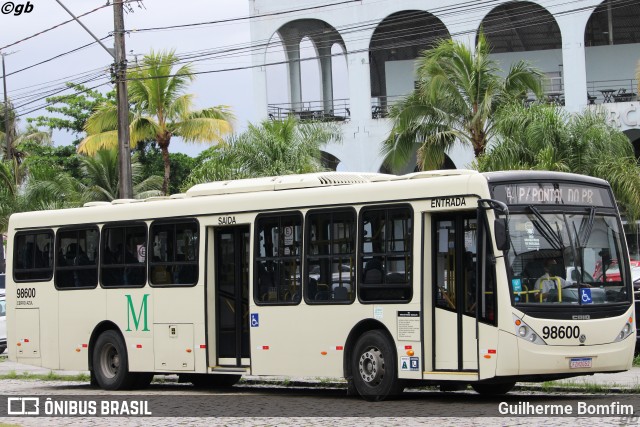 Empresa Curitiba Cerro Azul 98600 na cidade de Paranaguá, Paraná, Brasil, por Guilherme Bomfim. ID da foto: 10094978.