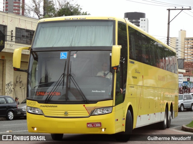 Viação Itapemirim 49031 na cidade de Curitiba, Paraná, Brasil, por Guilherme Neudorff. Número da foto: #10094867.
