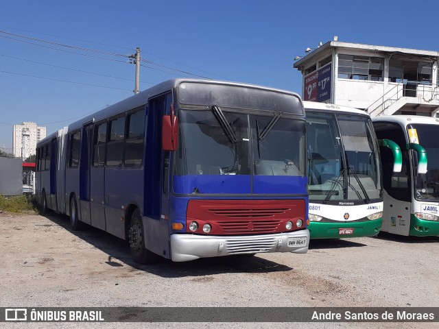 Ônibus Particulares 8647 na cidade de São Paulo, São Paulo, Brasil, por Andre Santos de Moraes. Número da foto: #10097570.