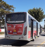Pêssego Transportes 4 7240 na cidade de São Paulo, São Paulo, Brasil, por Andre Santos de Moraes. Número da foto: #10097363.