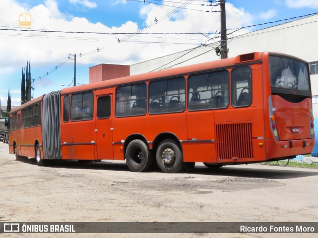 Sucata e Desmanches GR029 na cidade de São José dos Pinhais, Paraná, Brasil, por Ricardo Fontes Moro. Número da foto: #10101426.