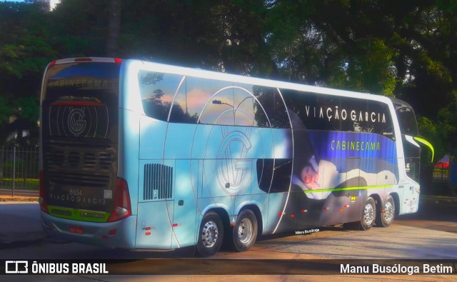 Viação Garcia 8654 na cidade de Curitiba, Paraná, Brasil, por Manu Busóloga Betim. ID da foto: 10104490.