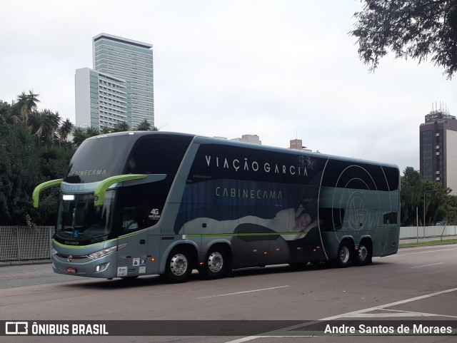 Viação Garcia 8654 na cidade de Curitiba, Paraná, Brasil, por Andre Santos de Moraes. Número da foto: #10102916.